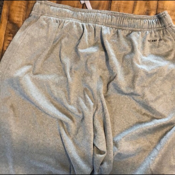Nike therma fit grey sweatpants - Picture 5 of 6